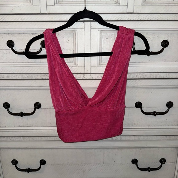 Women's Sexy Deep V Neck Slim Fitted Strap Crop Cami Tank Sleeveless Top - Picture 1 of 1